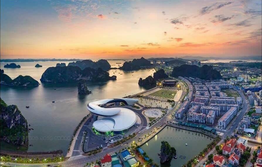 Ling Hotel Ha Long Exterior photo